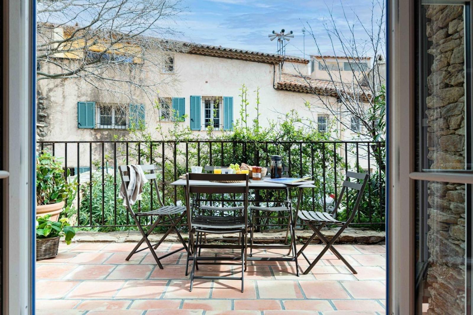 Pretty Historical Village House Grimaud Eksteriør billede